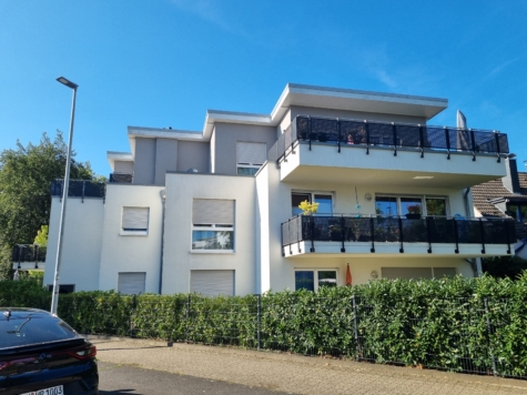 Modernes Mehrfamilienhaus in guter Lage Refraths – KfW 70, 51427 Bergisch Gladbach, Mehrfamilienhaus