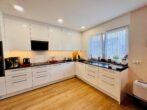 Zwei-Zimmer-Wohnung mit exklusiver Sonderausstattung in begehrter Lage Refraths - Küche